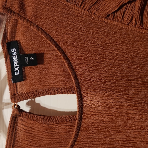 Express Top - Picture 2 of 5